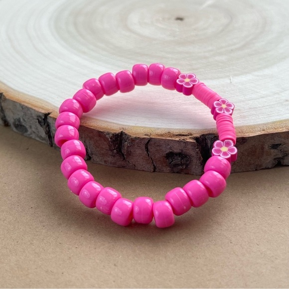 Handcrafted Floral Pink Beaded Bracelet - Picture 6 of 7